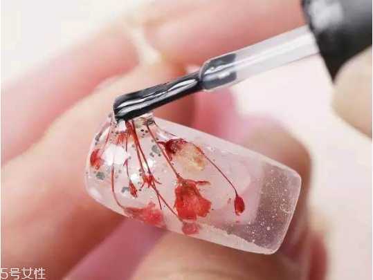 干花美甲有哪些？干花美甲图片大全