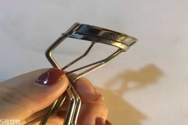 如何正确画眼睫毛？画眼睫毛要注意什么