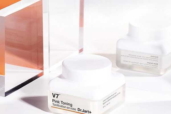 素颜霜和粉底液的顺序