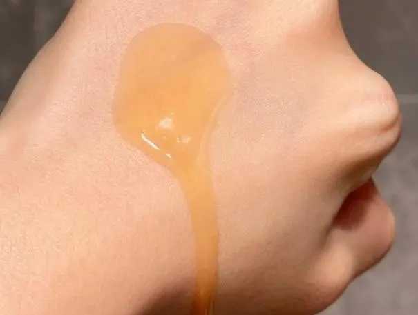 精华变黄怎么回事什么原因？还能用吗？是时候了解真相了！