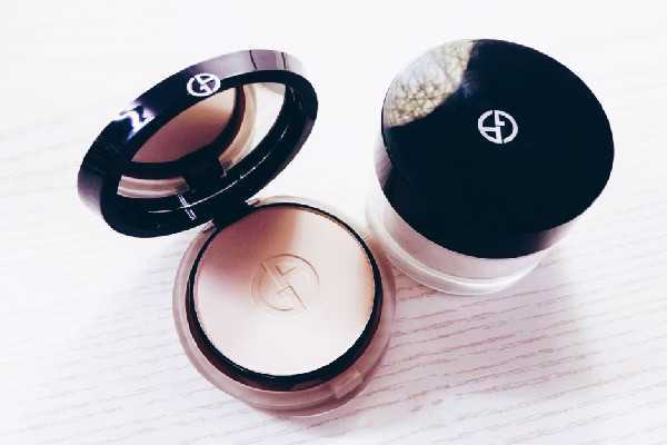 粉饼是干什么有用的?和粉底液一样吗? 粉饼是干什么有用的?和粉底液一样吗?