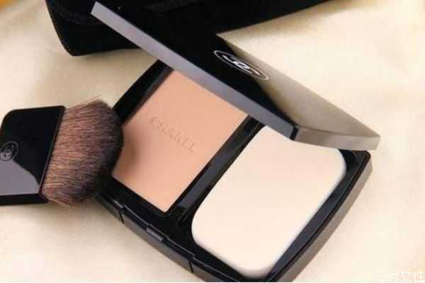 粉饼不服帖怎么办?粉饼起粉浮粉是什么原因 粉饼不服帖怎么办?粉饼起粉浮粉是什么原因