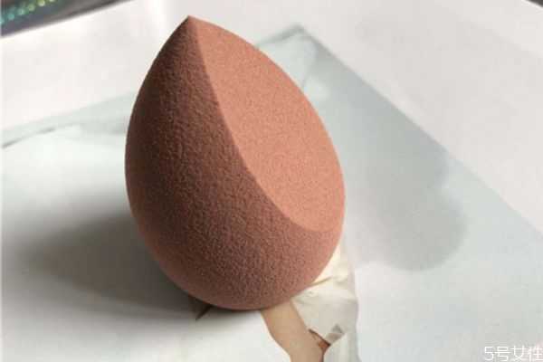 美妆蛋每次用完都要洗吗？美妆蛋的使用误区
