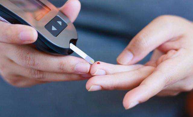 测血糖是空腹好还是餐后好？医生推荐4个时间点