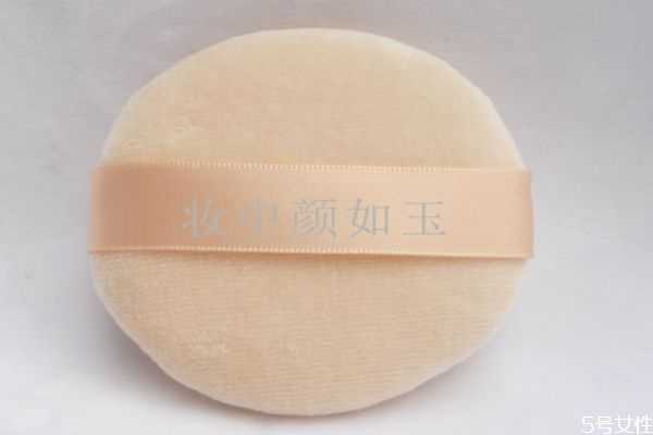 使用粉扑的注意事项 使用粉扑要注意什么 使用粉扑的注意事项 使用粉扑要注意什么