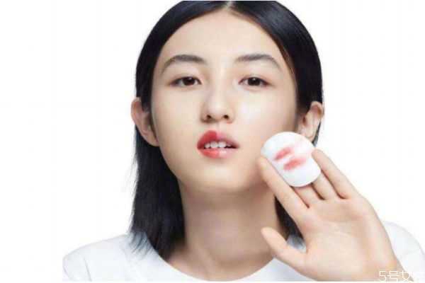 防水口红对身体有没有害？口红掉了还需不需要卸妆