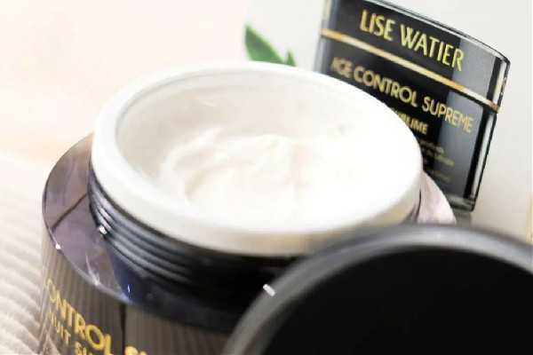 赫莲娜黑绷带面霜可以当眼霜使用吗 赫莲娜黑绷带面霜可以当眼霜使用吗