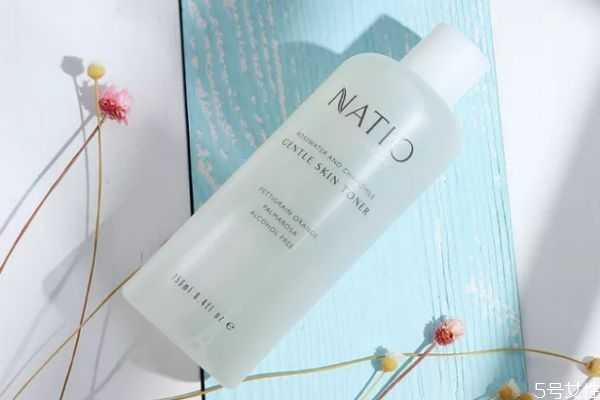 爽肤水一次用几滴?一次可以用两种爽肤水吗 爽肤水一次用几滴?一次可以用两种爽肤水吗