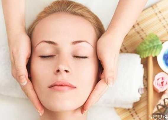 戴口罩会长痘痘吗？长期戴口罩脸上长痘痘怎么办