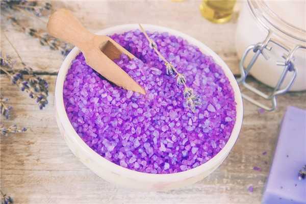 沐浴盐直接搓脸对皮肤好不好？沐浴盐有用吗