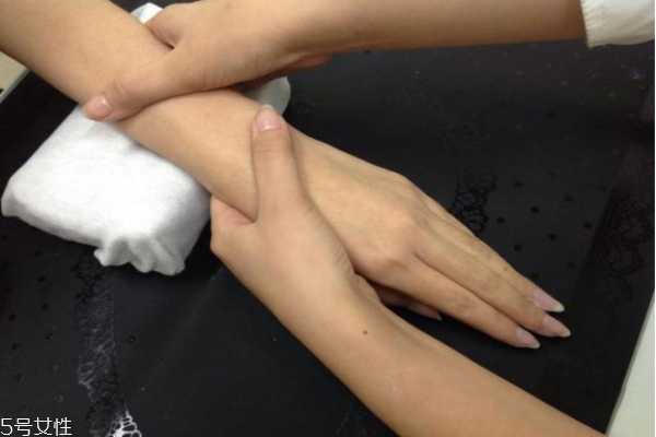 做完手膜需要洗手吗