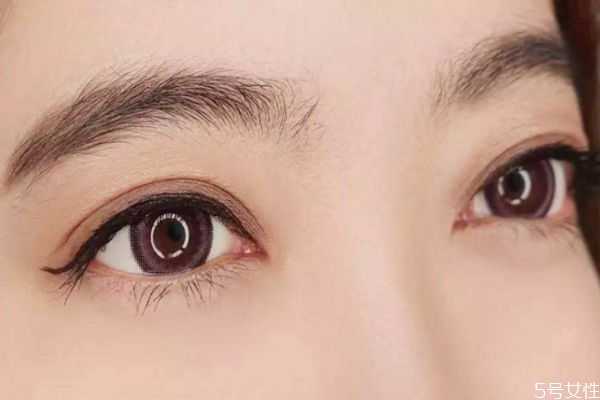 戴美瞳老是眨眼怎么办