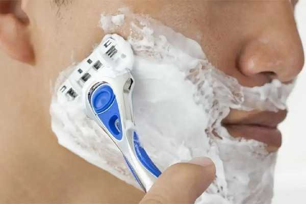 刮胡子是用剃须刀好还是刮胡刀好 刮胡子是用剃须刀好还是刮胡刀好