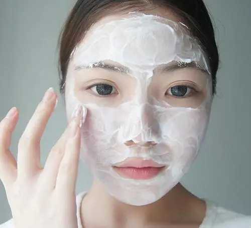 贴片面膜和涂抹面膜哪个好 贴片面膜和涂抹面膜哪个好