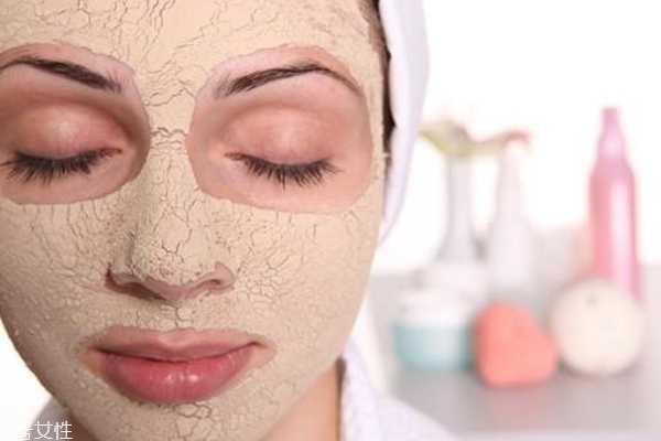 夏天黑头多怎么彻底清除 夏天黑头多怎么彻底清除