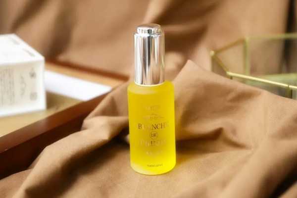 角鲨烷会不会致痘?角鲨烷可以天天用吗 角鲨烷会不会致痘?角鲨烷可以天天用吗