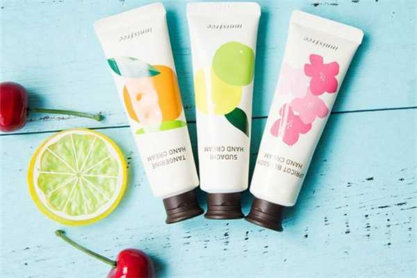 护手霜冬季冻保湿还是滋润？冬季护手霜什么牌子的好