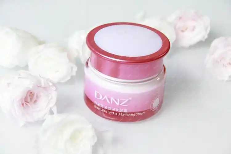 素颜霜为什么在脸上擦不均匀？怎么涂素颜霜才会均匀