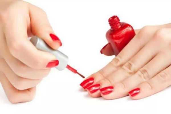 美甲胶水可以用502胶水代替吗？美甲掉了可以用502粘吗