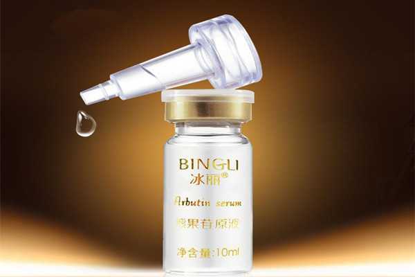 熊果苷可以白天用吗?熊果苷的危害 熊果苷可以白天用吗?熊果苷的危害