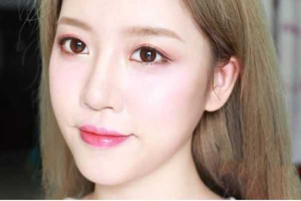 韩式裸妆怎么挑选粉底液？韩式裸妆的画法