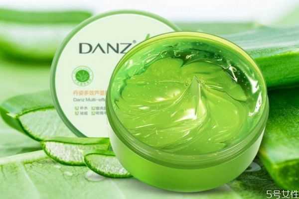 芦荟胶可以当水乳用吗?芦荟胶和水乳的顺序 芦荟胶可以当水乳用吗?芦荟胶和水乳的顺序