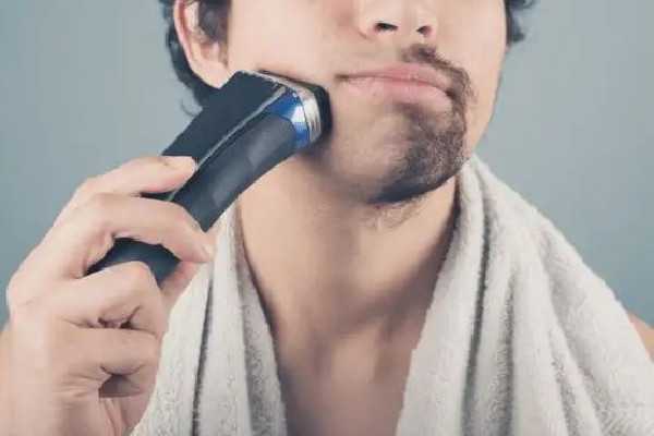 刮胡子刮出血怎么办 刮胡子刮出血怎么办