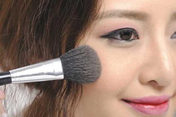 敏感肌肤该怎么选择面膜 敏感肌肤该怎么选择面膜