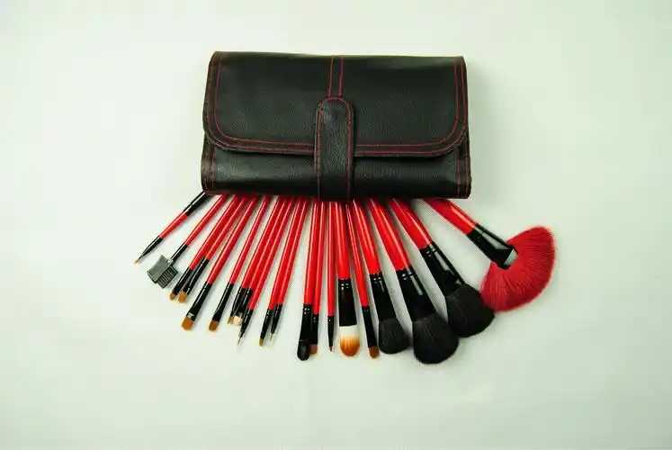 眼线刷使用后不洗会怎么样？清洗眼线刷的方法