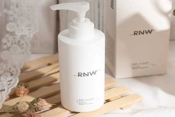 rnw洗面奶会变白吗? rnw洗面奶会变白吗?
