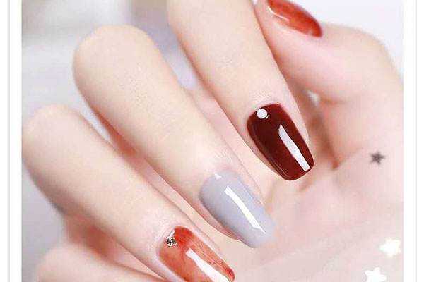 学生党适合做哪些美甲？手指粗适合哪些美甲