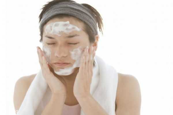 用牙膏洗脸有什么好处 牙膏洗脸有不少的好处