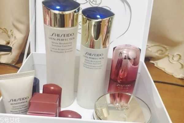 油性敏感肌用什么水乳 油性敏感肌适合的水乳