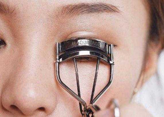 睫毛夹会夹断睫毛吗