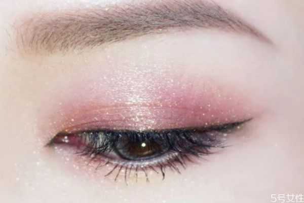怎样画眼影好看又自然？最简单的眼影画法