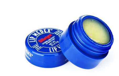 小蓝罐唇膏真假怎么辨别 小蓝罐唇膏真假对比图