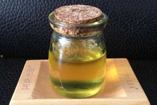 荷荷巴油对头发的功效与作用