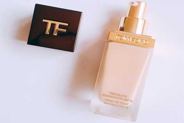 油性痘痘肌肤用什么粉底液好