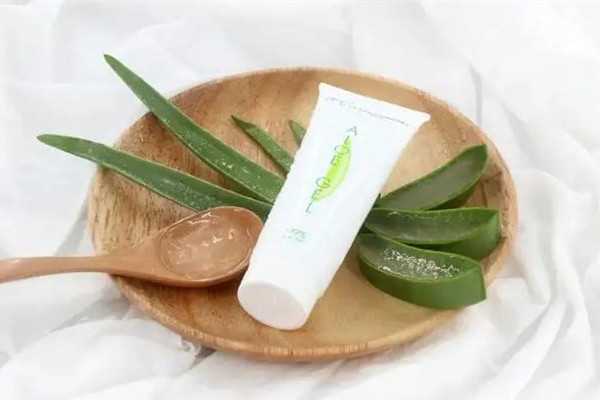 用芦荟胶做手膜可以让手变白吗 用芦荟胶做手膜可以让手变白吗