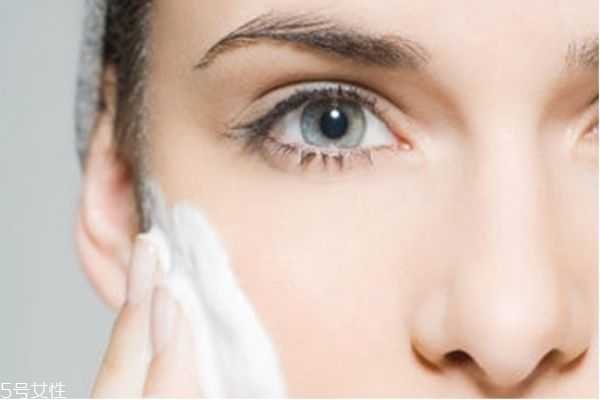 烟酰胺停用皮肤还白吗