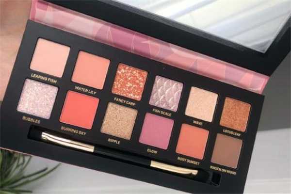 完美日记锦鲤盘值得买吗？