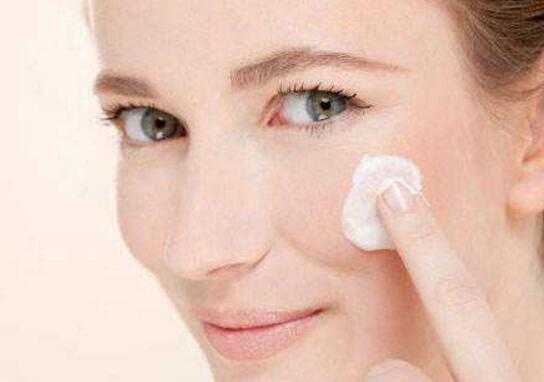 怎样用牛奶洗脸