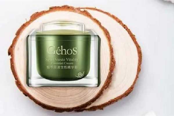 精华霜用完要不要洗 精华霜用完要不要洗