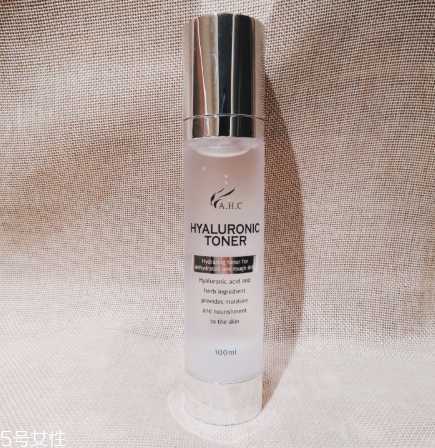 25岁以下用什么爽肤水好?成分越精简越好 25岁以下用什么爽肤水好?成分越精简越好