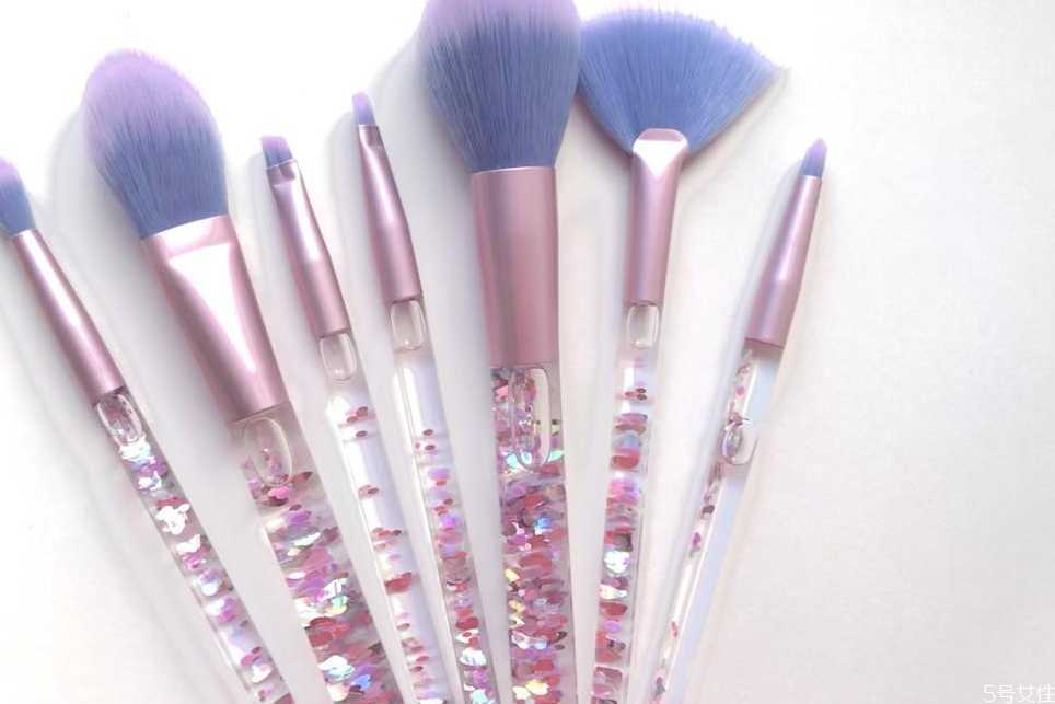 粉扑清洁剂可以洗刷子吗