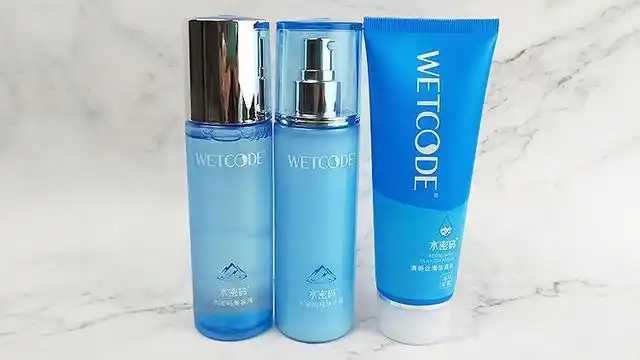 擦乳液应该拍打还是涂抹