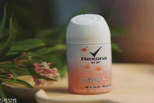 止汗喷雾的工作原理是什么呢 止汗喷雾的工作原理是什么呢