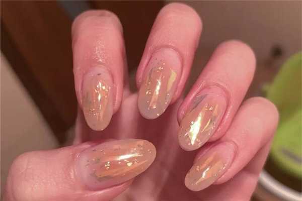 延长甲和甲片哪个更牢固 延长甲和甲片哪个更牢固