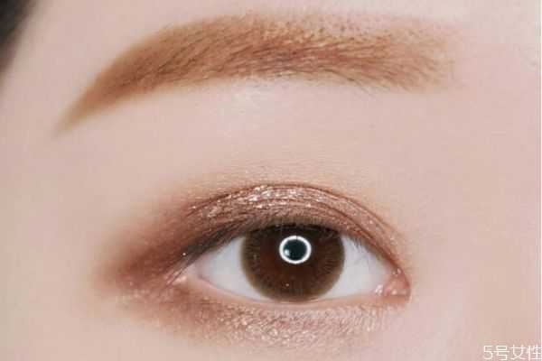 怀孕可以用眼影吗? 怀孕可以用眼影吗?