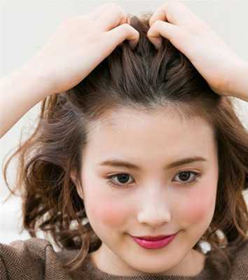 冬天系围巾怎么扎头发 戴围巾怎么扎头发好看图解